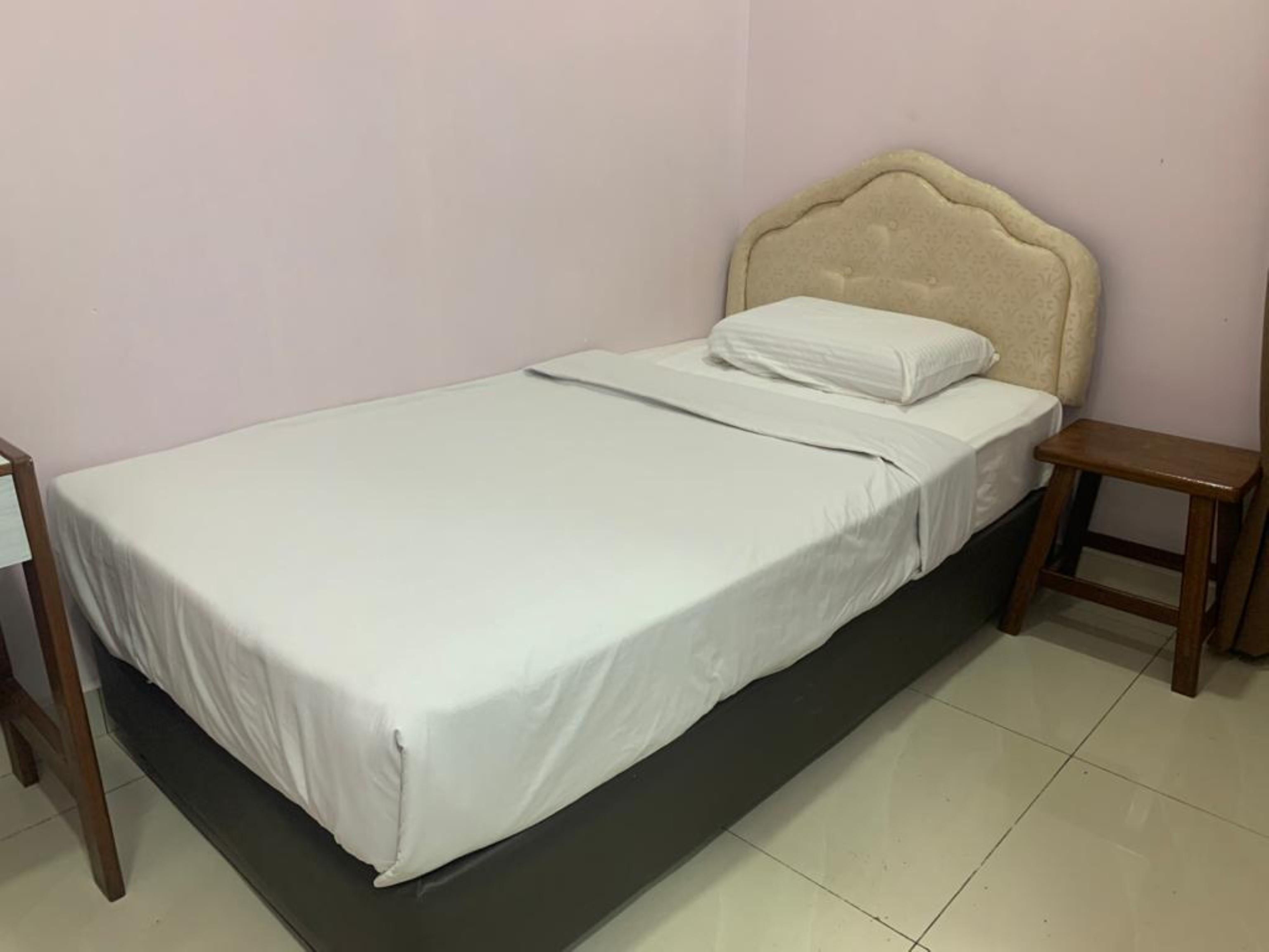 Oyo 89877 Sun Triang Hotel Kampong Kerayong Екстериор снимка