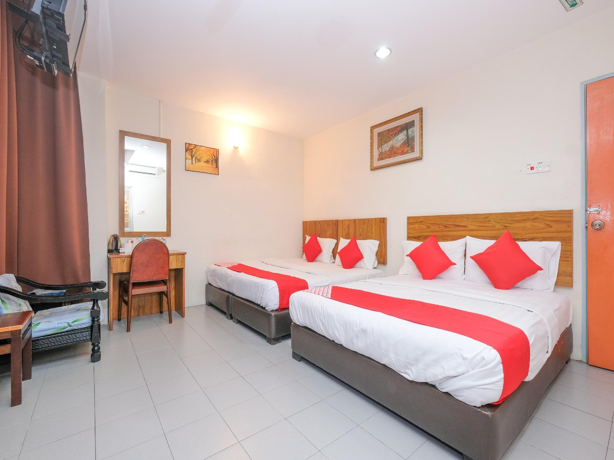 Oyo 89877 Sun Triang Hotel Kampong Kerayong Екстериор снимка