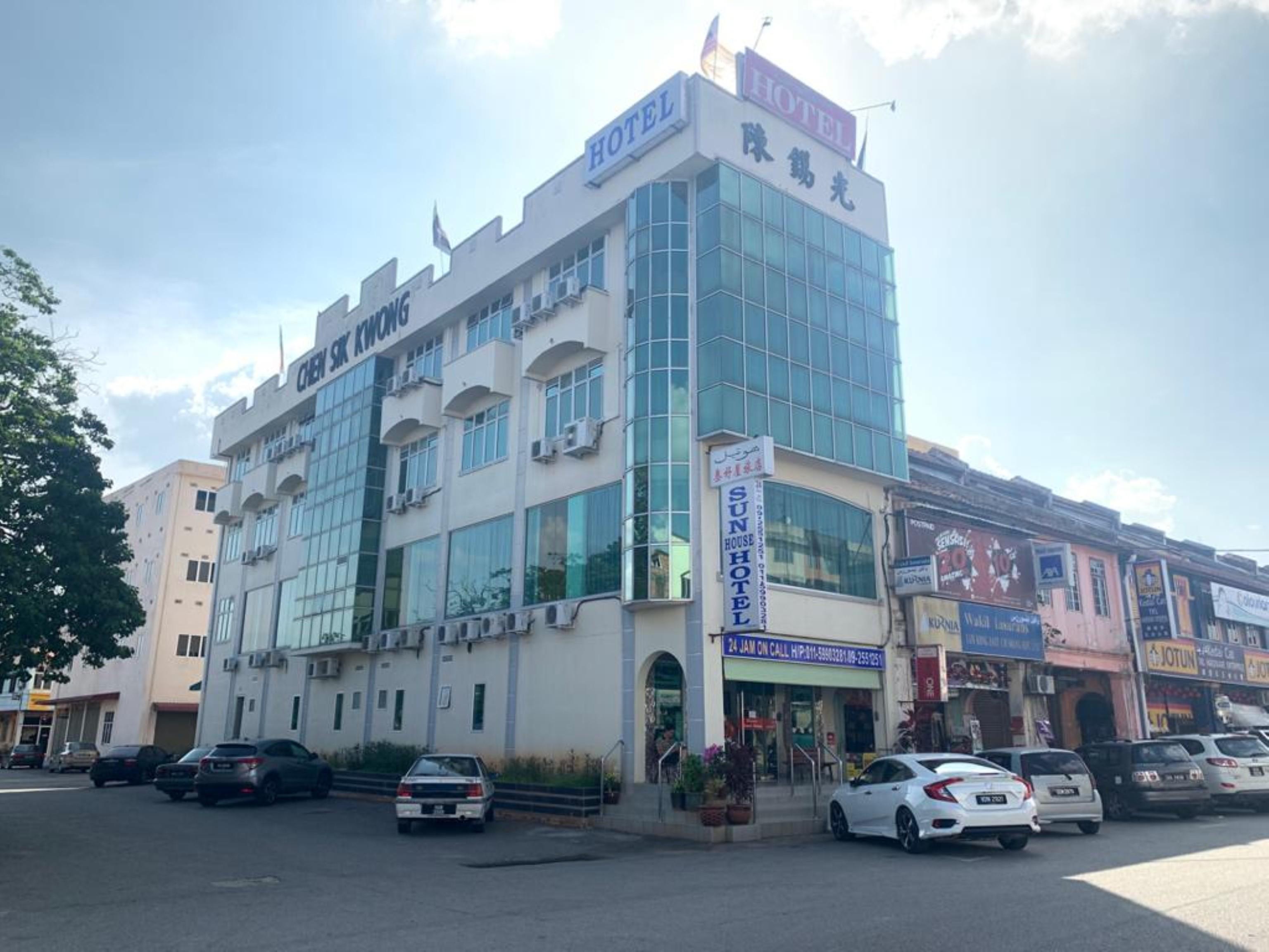 Oyo 89877 Sun Triang Hotel Kampong Kerayong Екстериор снимка