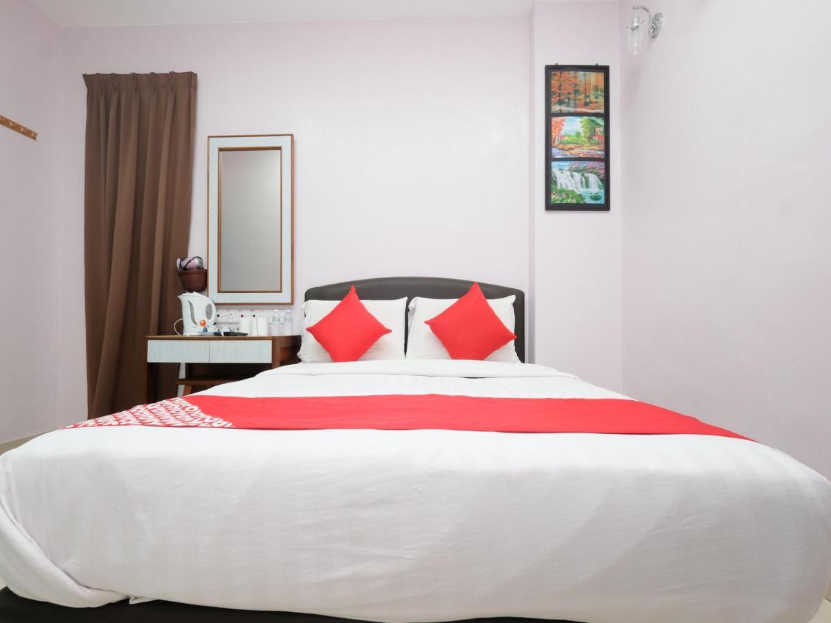 Oyo 89877 Sun Triang Hotel Kampong Kerayong Екстериор снимка
