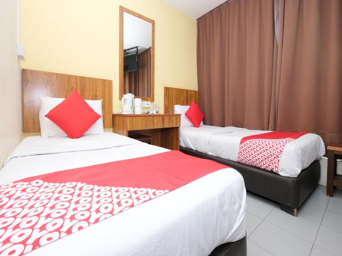 Oyo 89877 Sun Triang Hotel Kampong Kerayong Екстериор снимка