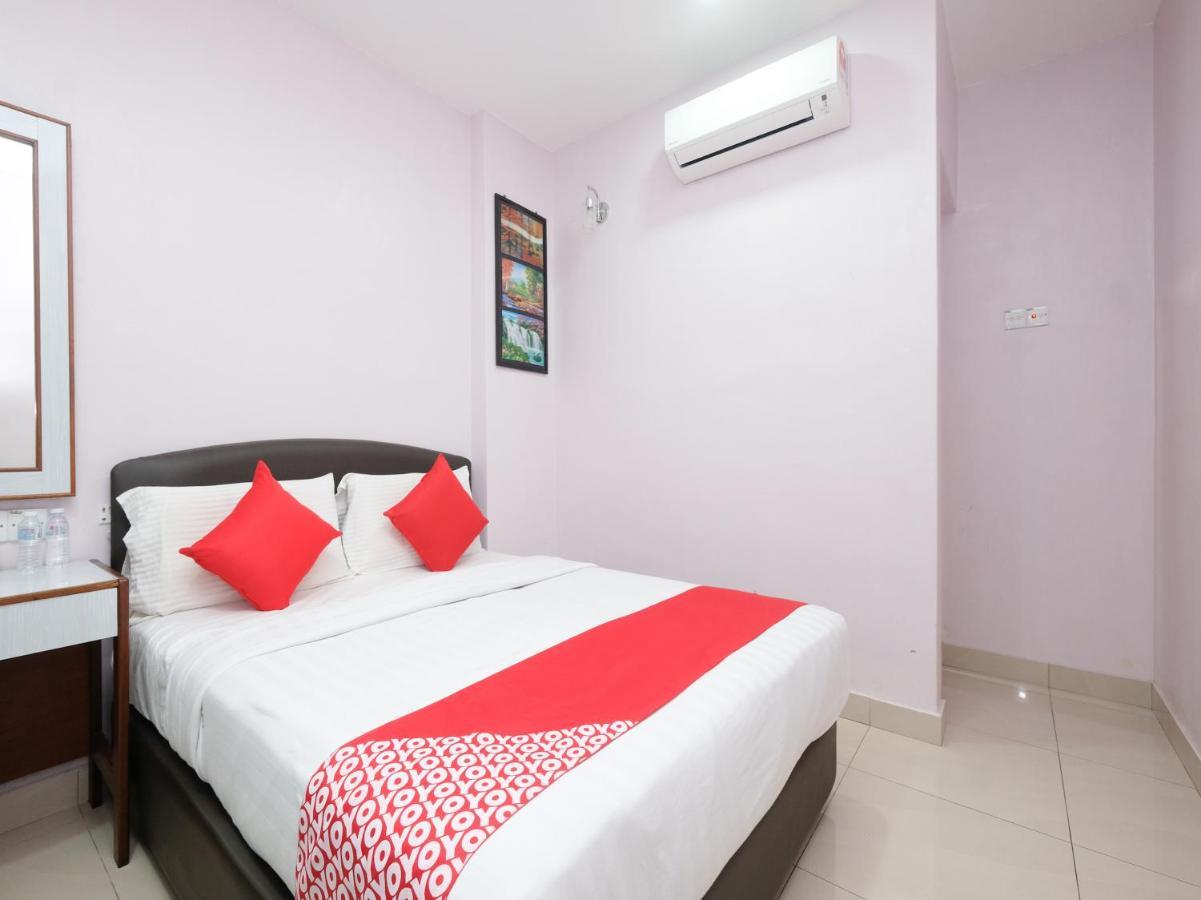 Oyo 89877 Sun Triang Hotel Kampong Kerayong Екстериор снимка