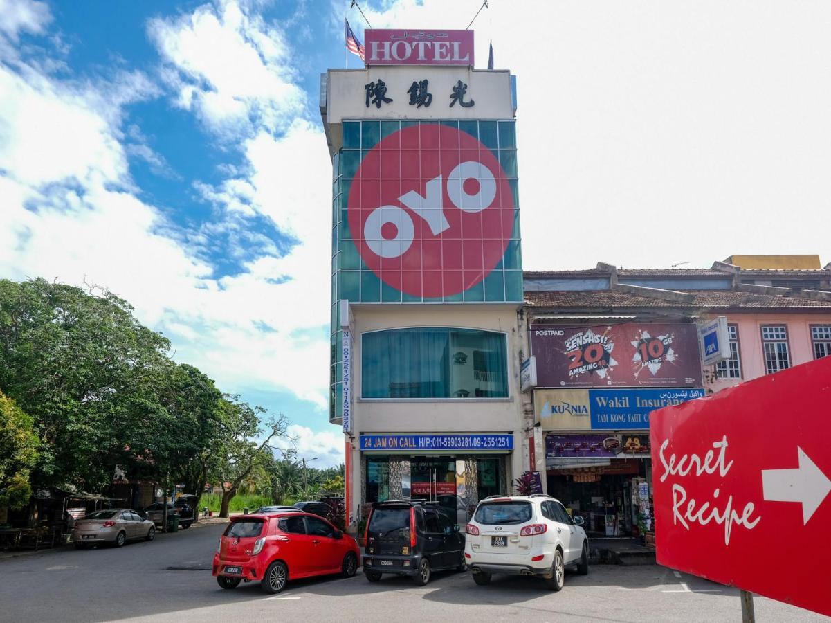 Oyo 89877 Sun Triang Hotel Kampong Kerayong Екстериор снимка