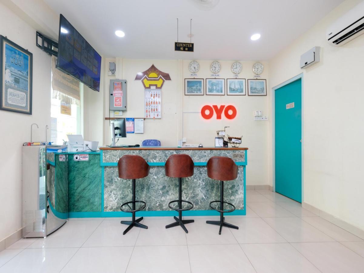 Oyo 89877 Sun Triang Hotel Kampong Kerayong Екстериор снимка